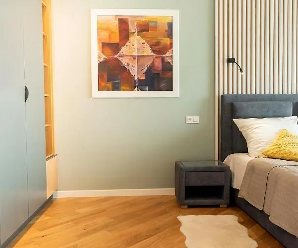 Apartment Capital Panorama